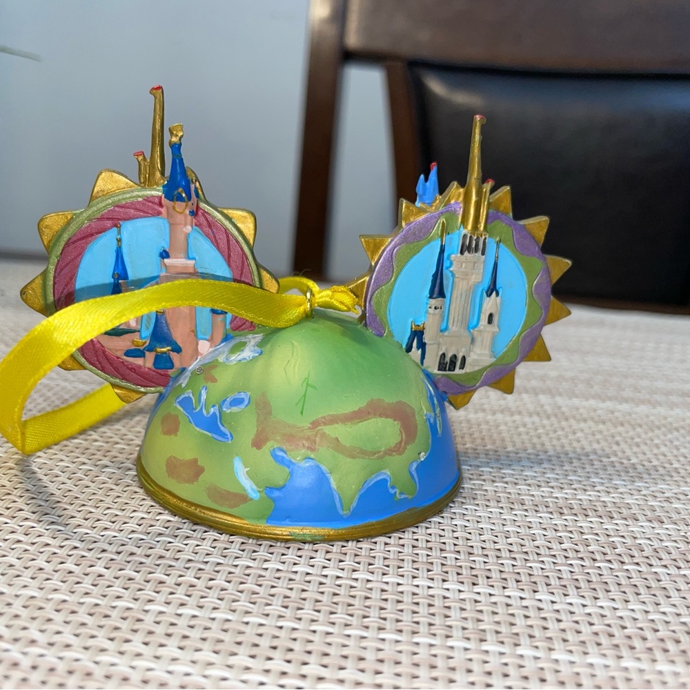Disney Parks 4 Castles Light Up Mickey Ears Ornament NEW Christmas